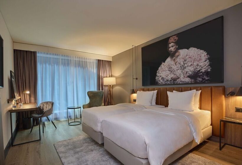 اتاق سوپریور با چشم‌انداز, Radisson Blu Hotel Zurich Airport