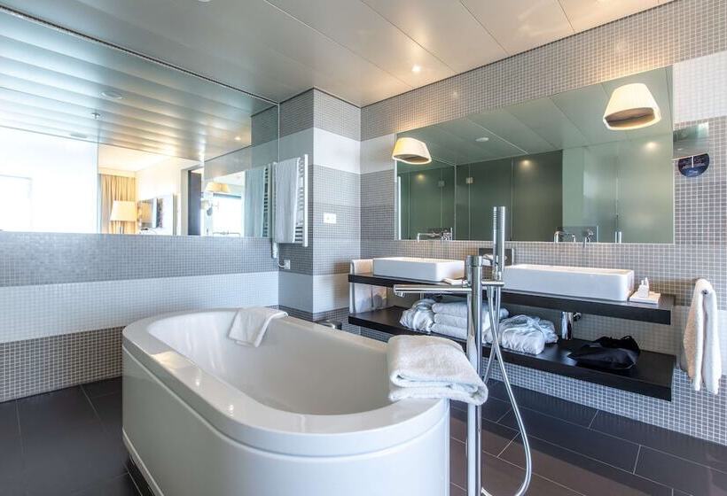 سوئیت با چشم‌انداز, Radisson Blu Hotel Zurich Airport