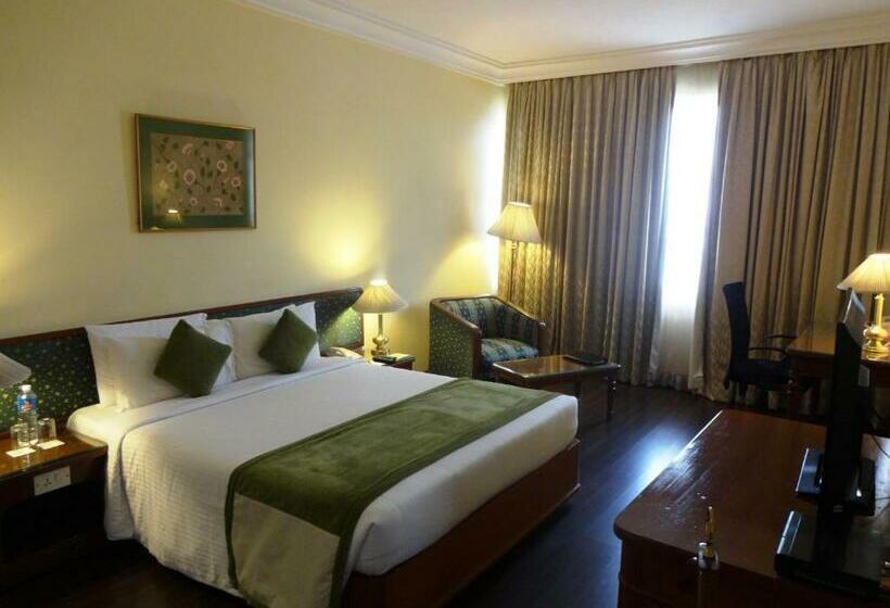Номер Клуб, Royal Orchid Central Bangalore, Manipal Centre, Mg Road