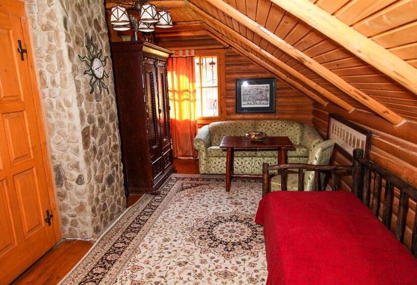 اتاق استاندارد چهار تخته, Khatky Ruslany