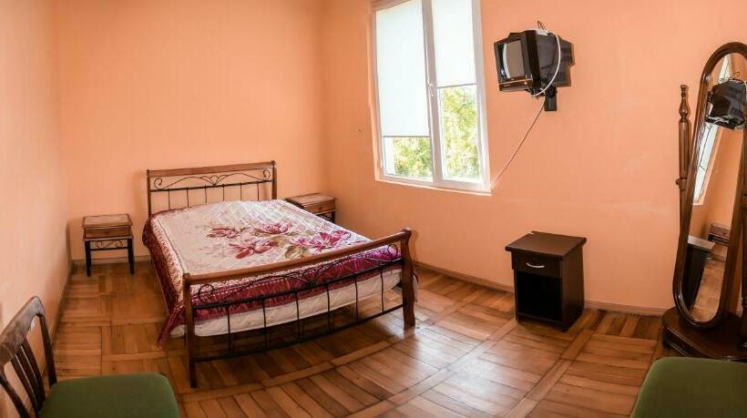 اتاق استاندارد, Irakli Guest House