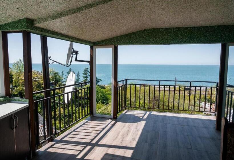 Standard Triple Room with Terrace, Irakli Guest House