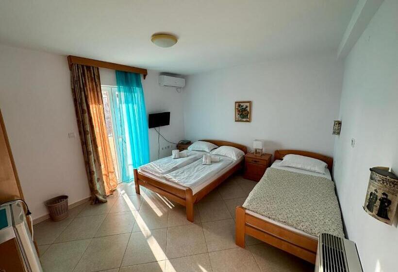 اتاق کلاسیک سه تخته, Vila Maslina Guesthouse