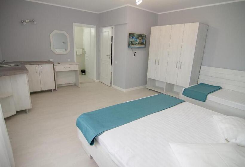 اتاق استاندارد سه نفره, Casa Meyra