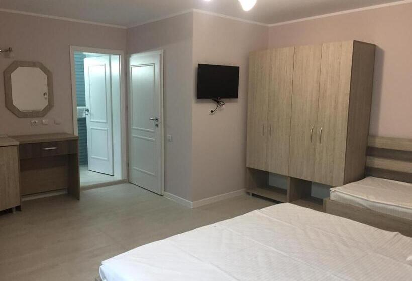 اتاق استاندارد سه نفره, Casa Meyra