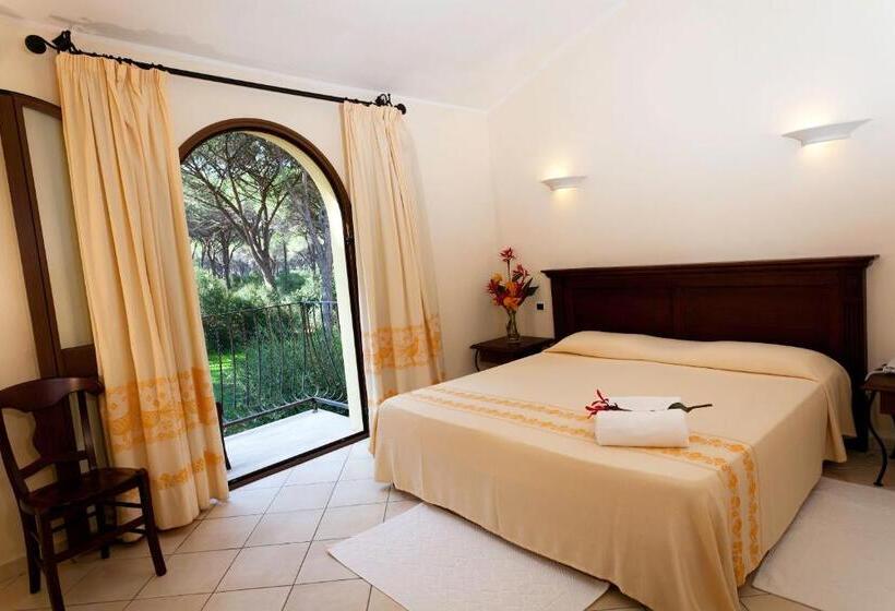 اتاق سوپریور سه تخته, Horse Country Resort Congress & Spa   Hotel Ribot