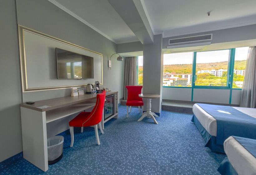 Номер Стандарт, International Hotel Casino & Tower Suites