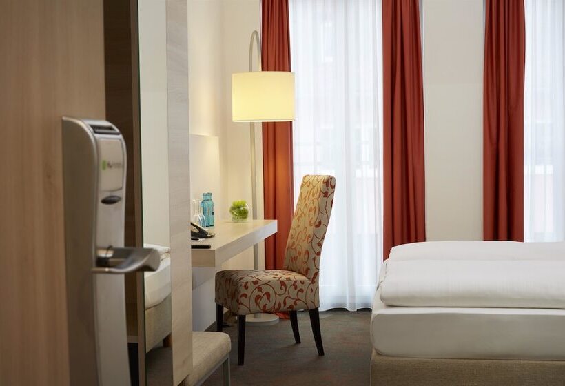 Семейный Номер, H+ Hotel München