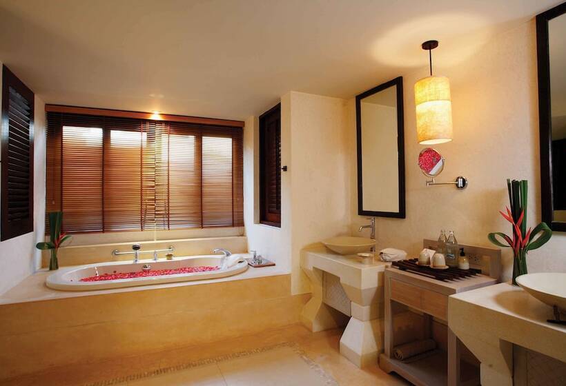 ویلای یک اتاق خوابه با استخر شنا, Melati Beach Resort & Spa
