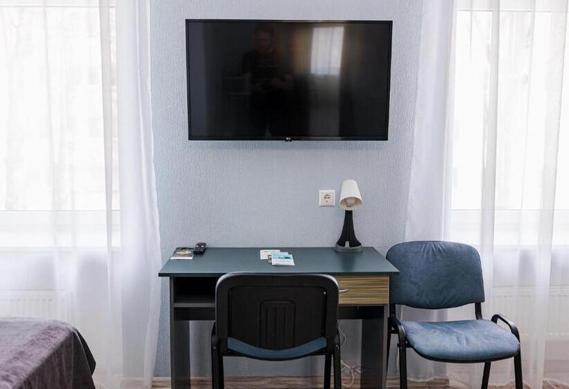 اتاق استاندارد سه نفره, Inger Hotell