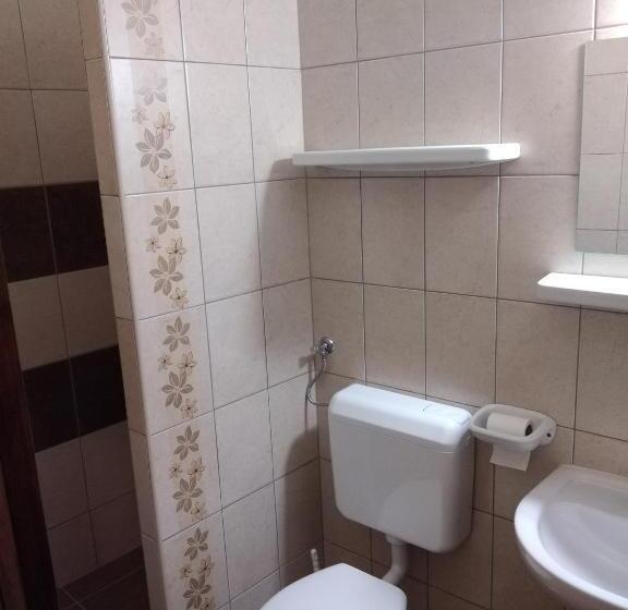 خانه 2 خوابه, Otthon Apartman