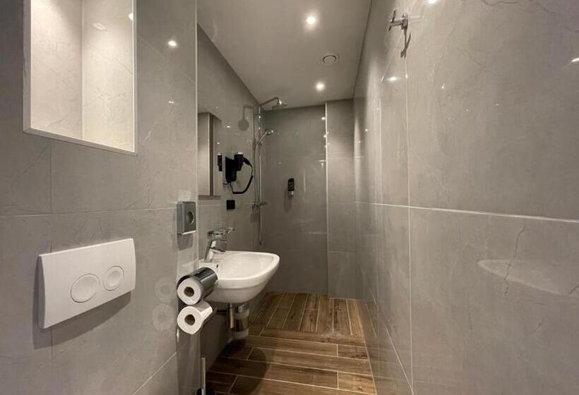 Трехместный Номер Комфорт, H3 Hotel Rotterdam City Center