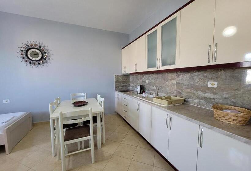 اتاق خانوادگی, Guesthouse Redilka