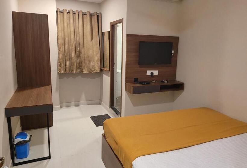 Номер Deluxe, M Square