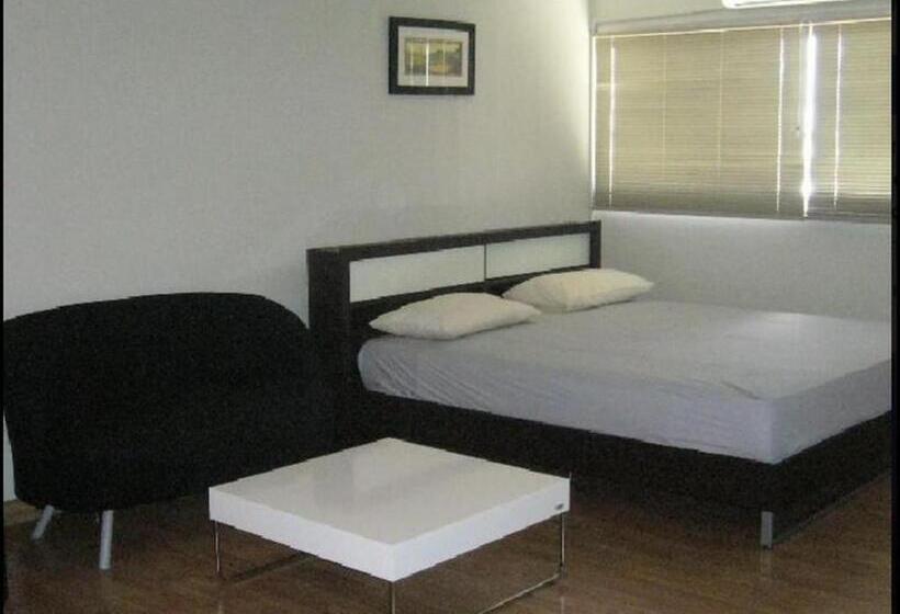 اتاق استاندارد چهار تخته, Room In Apartment  Poppular Palace Don Mueang Bangkok, 5minute Drive From Impact Arena