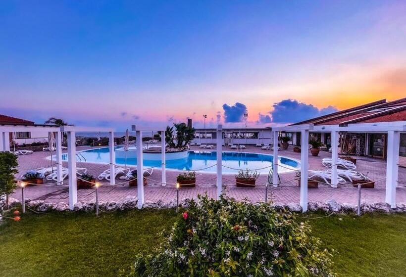 스탠다드 룸, Le Mandrelle Beach Resort