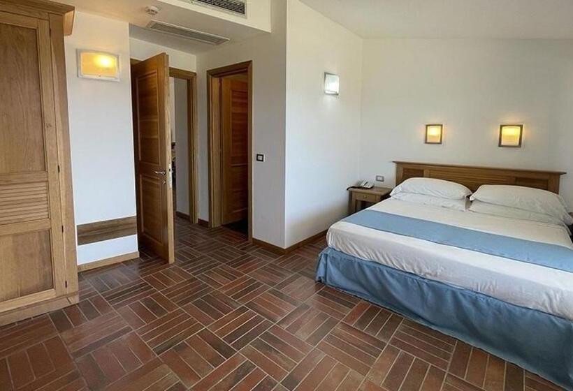 트리플 클래식 룸, Le Mandrelle Beach Resort