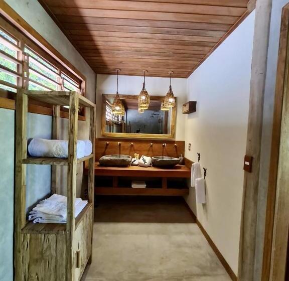 بانگلوی استاندارد, Filha Da Lua Ecolodge