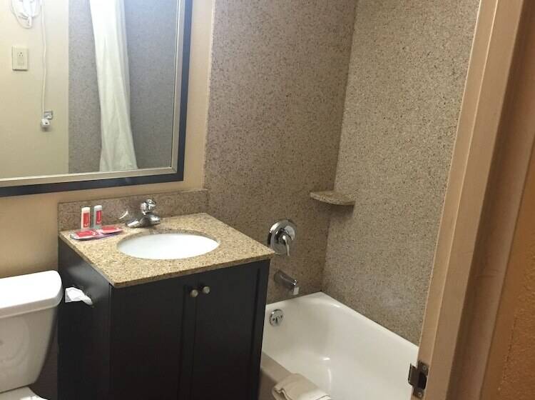２ダブルベッドのスタンダードルーム, Quality Inn Near Pimlico Racetrack