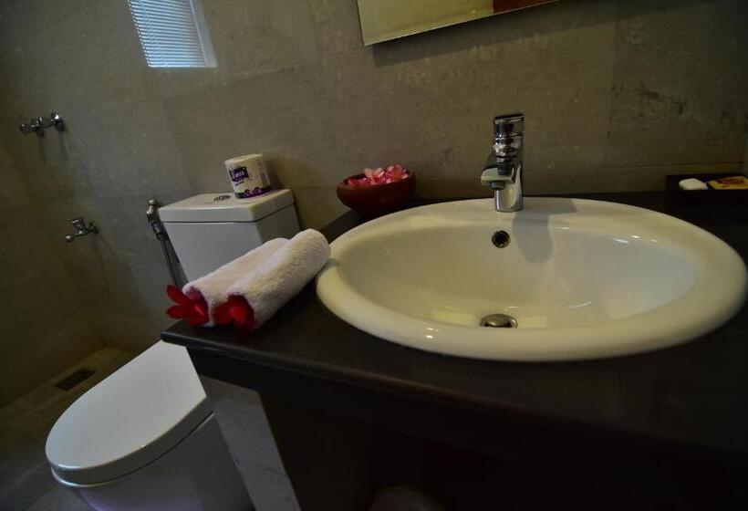 اتاق استاندارد سه تخته با بالکن, Park Lane Apartments
