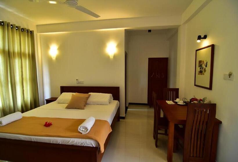 اتاق استاندارد سه تخته با بالکن, Park Lane Apartments