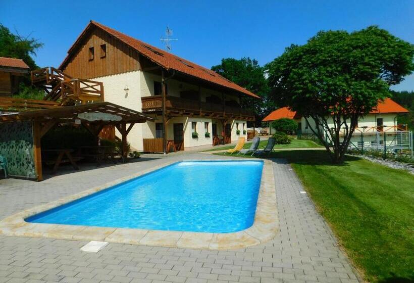 1 Bedroom Apartment Lake View, Penzion Panter