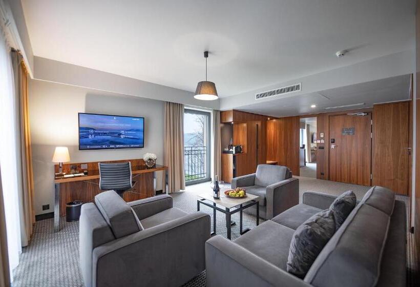 1 Bedroom Apartment Lake View, Heron Live Hotel Marina & Spa