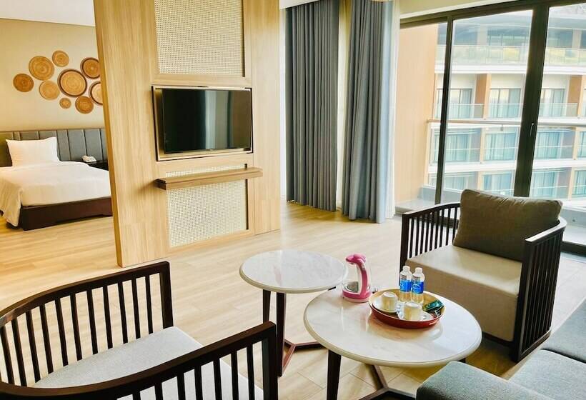 2 Bedrooms Penthouse Apartment with Pool, Sonaga Beach Resort & Villas Phu Quoc