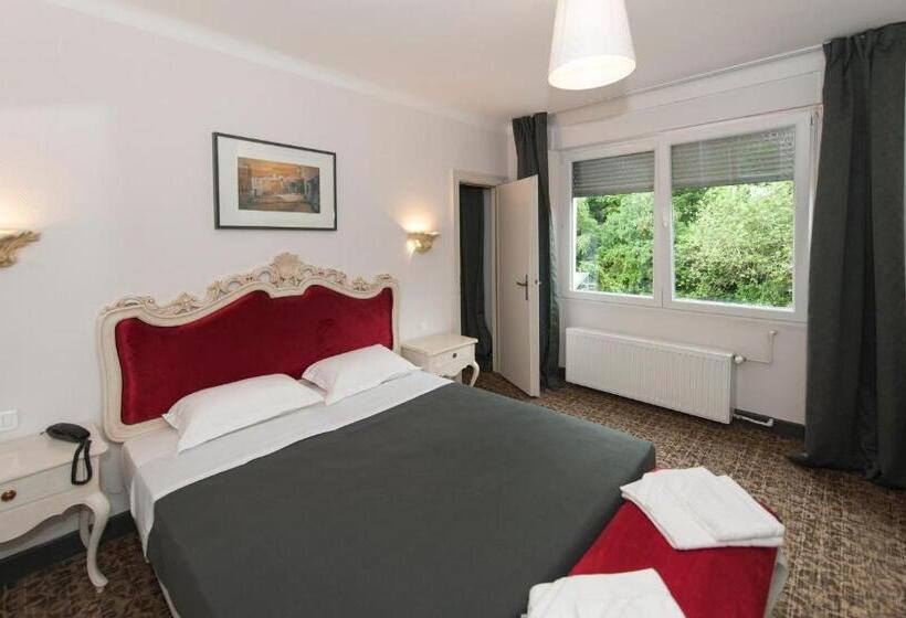 Семейный Номер, Alexain Hotel Restaurant & Wellness   Colmar Ouest