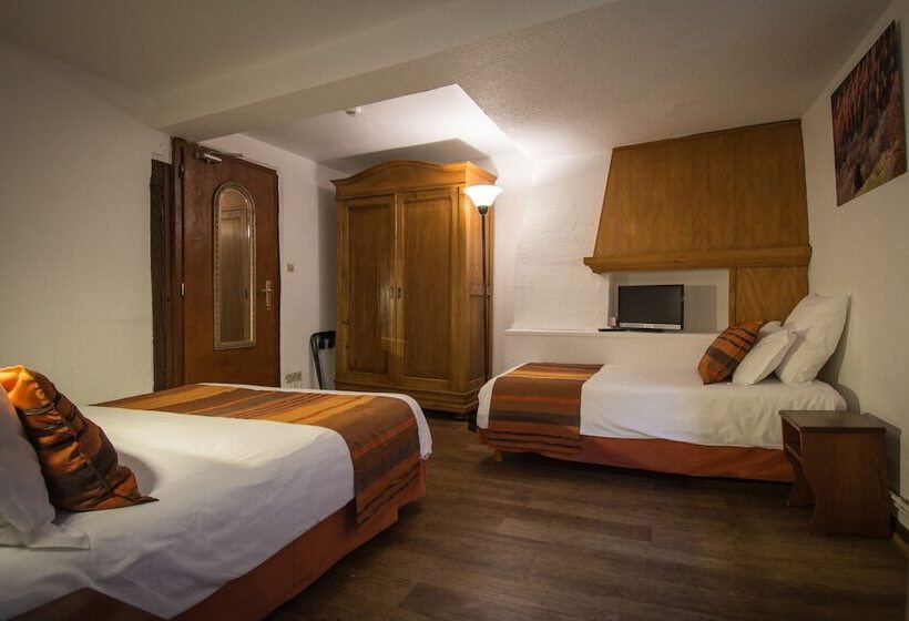 Номер Стандарт, Hôtel De La Couronne
