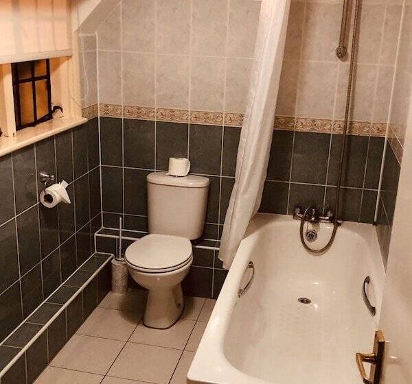 Семейный Номер, The Horseshoe Inn