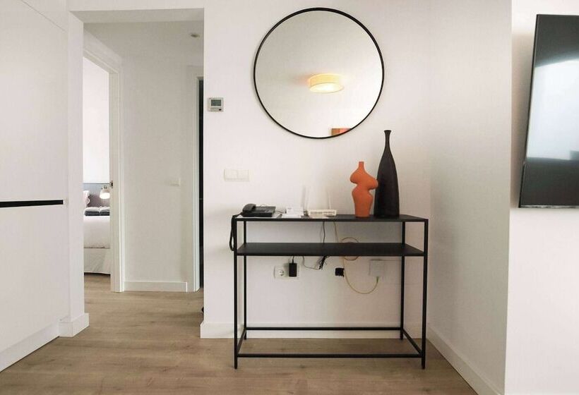 Люкс Классика, Ramada Hotel & Suites By Wyndham Costa Del Sol