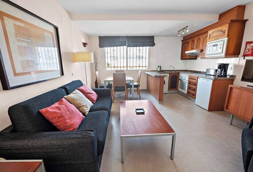 Люкс Классика, Ramada Hotel & Suites By Wyndham Costa Del Sol