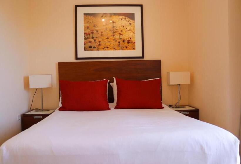 آپارتمان ممتاز سه‌خوابه رو به دریا, Ramada Hotel & Suites By Wyndham Costa Del Sol