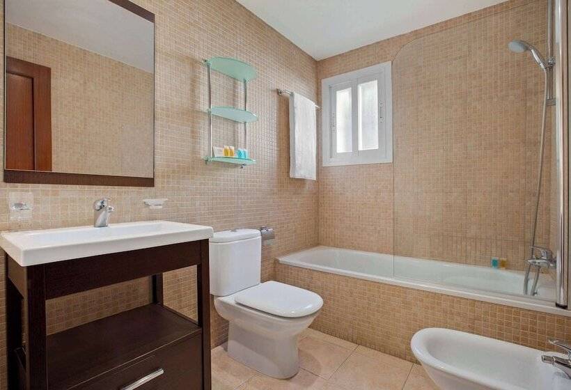 آپارتمان ممتاز دوخوابه رو به دریا, Ramada Hotel & Suites By Wyndham Costa Del Sol