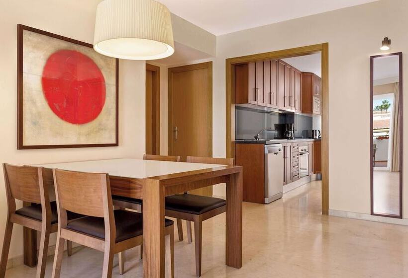 آپارتمان ممتاز دوخوابه رو به دریا, Ramada Hotel & Suites By Wyndham Costa Del Sol