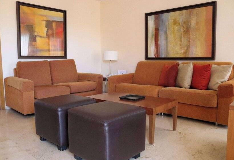 Апартаменты Superior 3 Спальни, Ramada Hotel & Suites By Wyndham Costa Del Sol