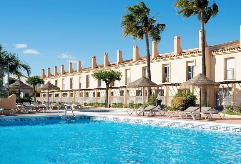 آپارتمان ممتاز سه‌خوابه رو به دریا, Ramada Hotel & Suites By Wyndham Costa Del Sol