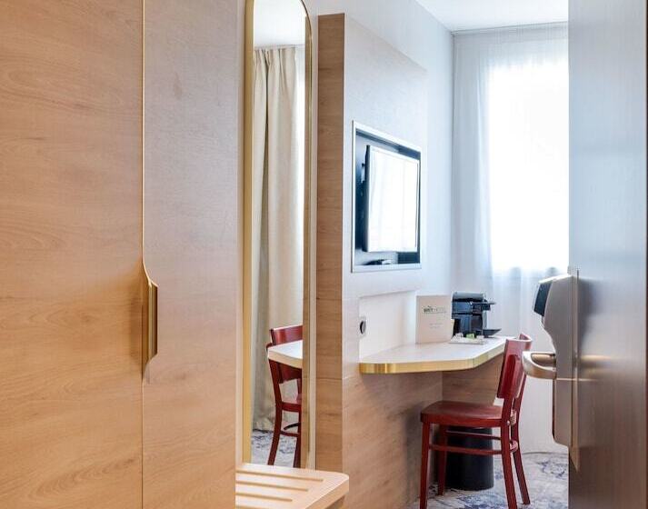 Номер Комфорт, Brit Hotel Orléans St Jean De Braye   L Antarès