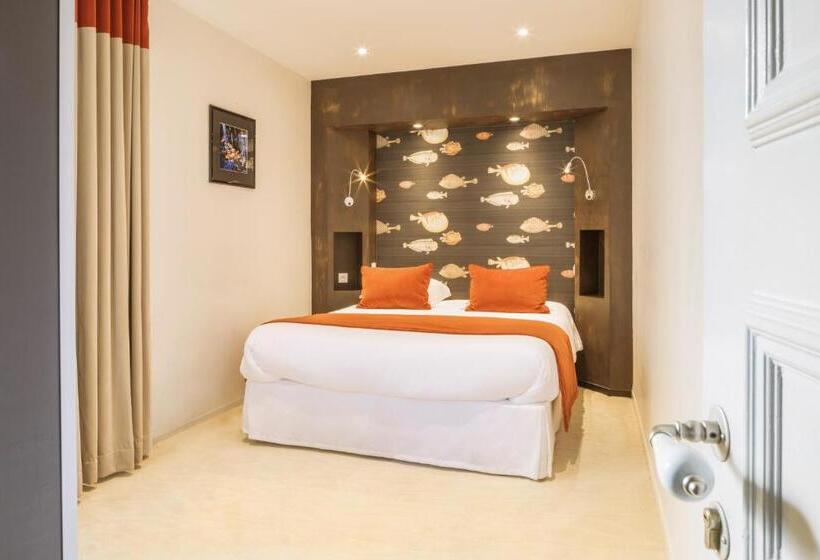 اتاق راحتی با چشم‌انداز دریا, Hôtel Les Agapanthes