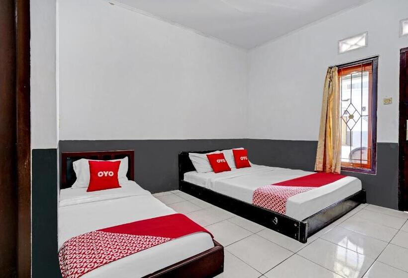 Семейный Номер Deluxe, Oyo 90405 Penginapan Sasti Kuningan