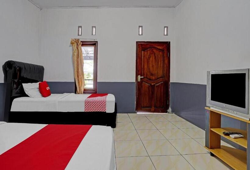 家庭间, Oyo 90405 Penginapan Sasti Kuningan