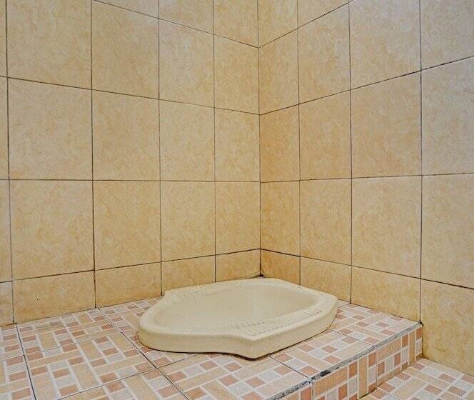 Номер Стандарт, Oyo 90405 Penginapan Sasti Kuningan