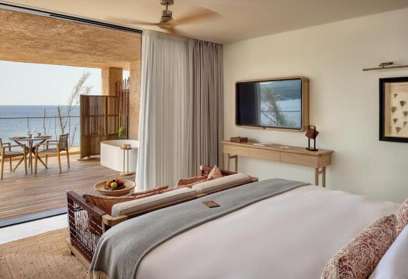 Habitación Premium Vista al Mar., Six Senses Ibiza