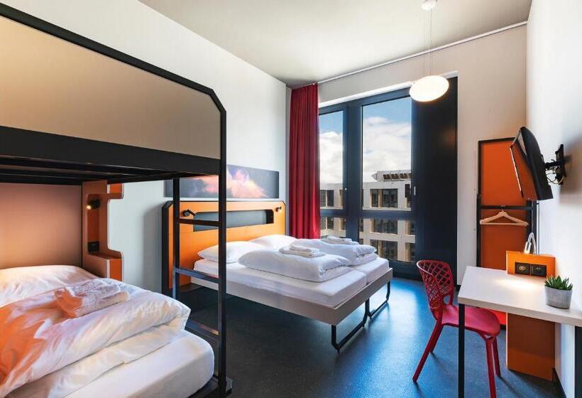 Четырехместный Номер Стандарт, Meininger Hotel Genève Centre Charmilles
