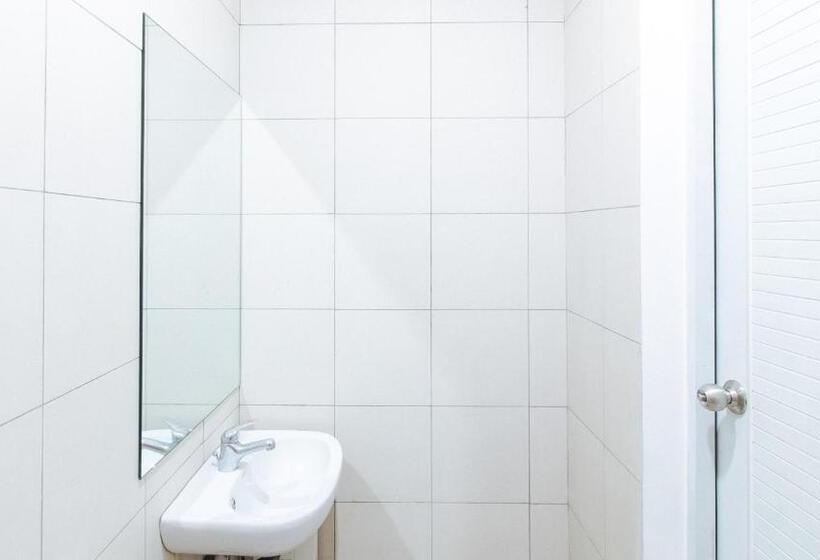 اتاق استاندارد, Sans Hotel Laperal Manila