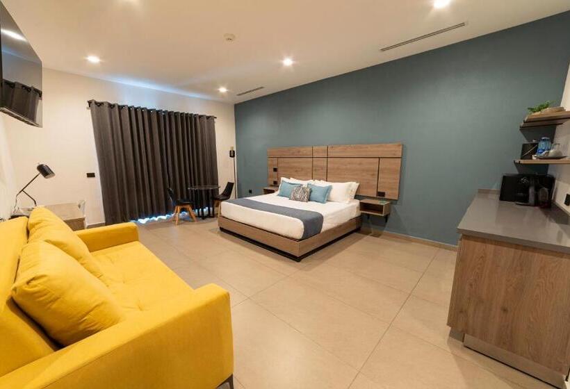 Люкс с Балконом, Th Hotel & Vivienda