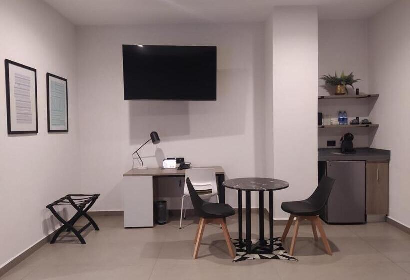 Номер Стандарт, Th Hotel & Vivienda