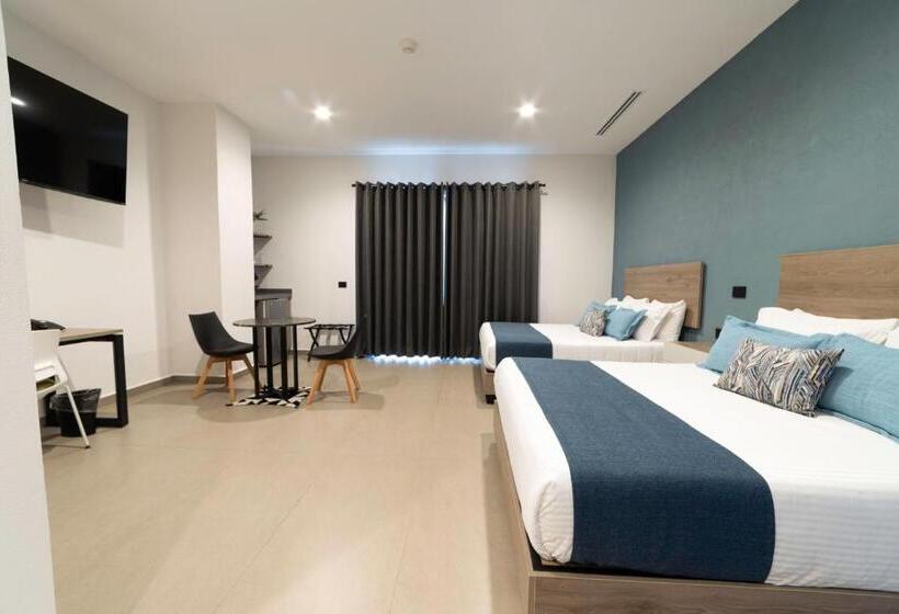 Люкс с Балконом, Th Hotel & Vivienda