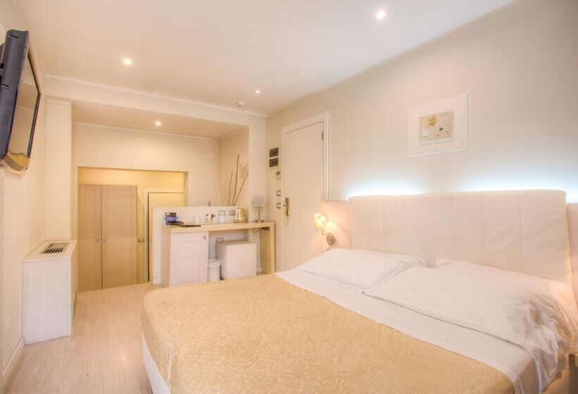 اتاق استاندارد, Ferretti Beach
